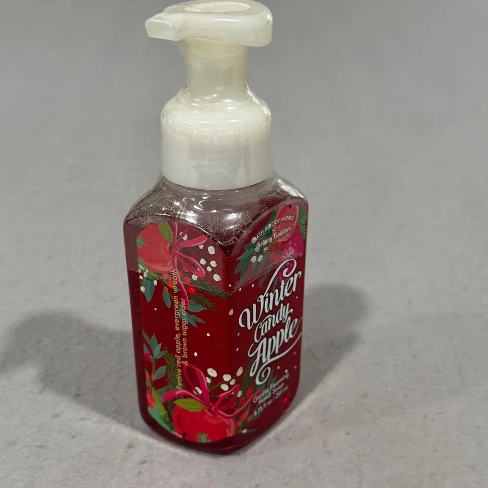 Bath & Body Works Hand Soap Winter Candy Apple Red Holiday Traditions 8.75oz